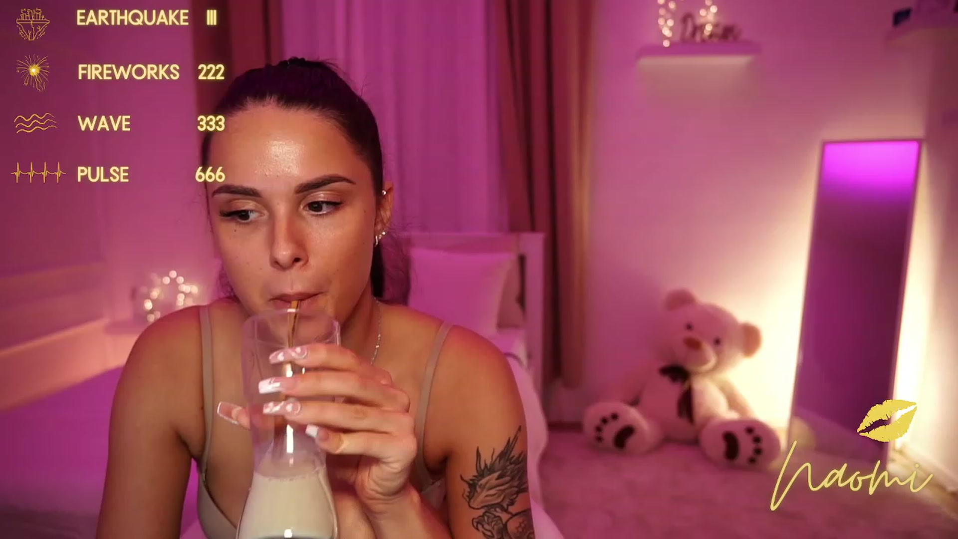Gallery image thumbnail from cinnabellee's myfreecams stream on, 10/16/2023, 19:45 image 5 of 20