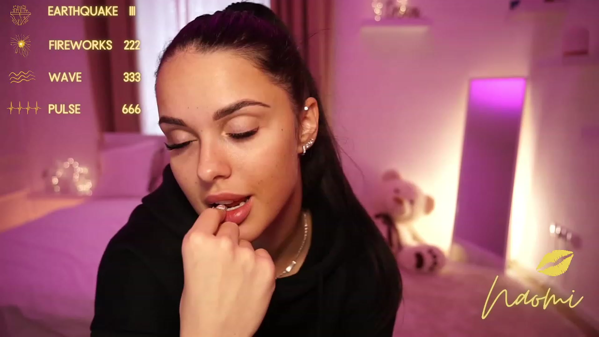 Gallery image thumbnail from cinnabellee's myfreecams stream on, 10/17/2023, 12:51 image 3 of 20