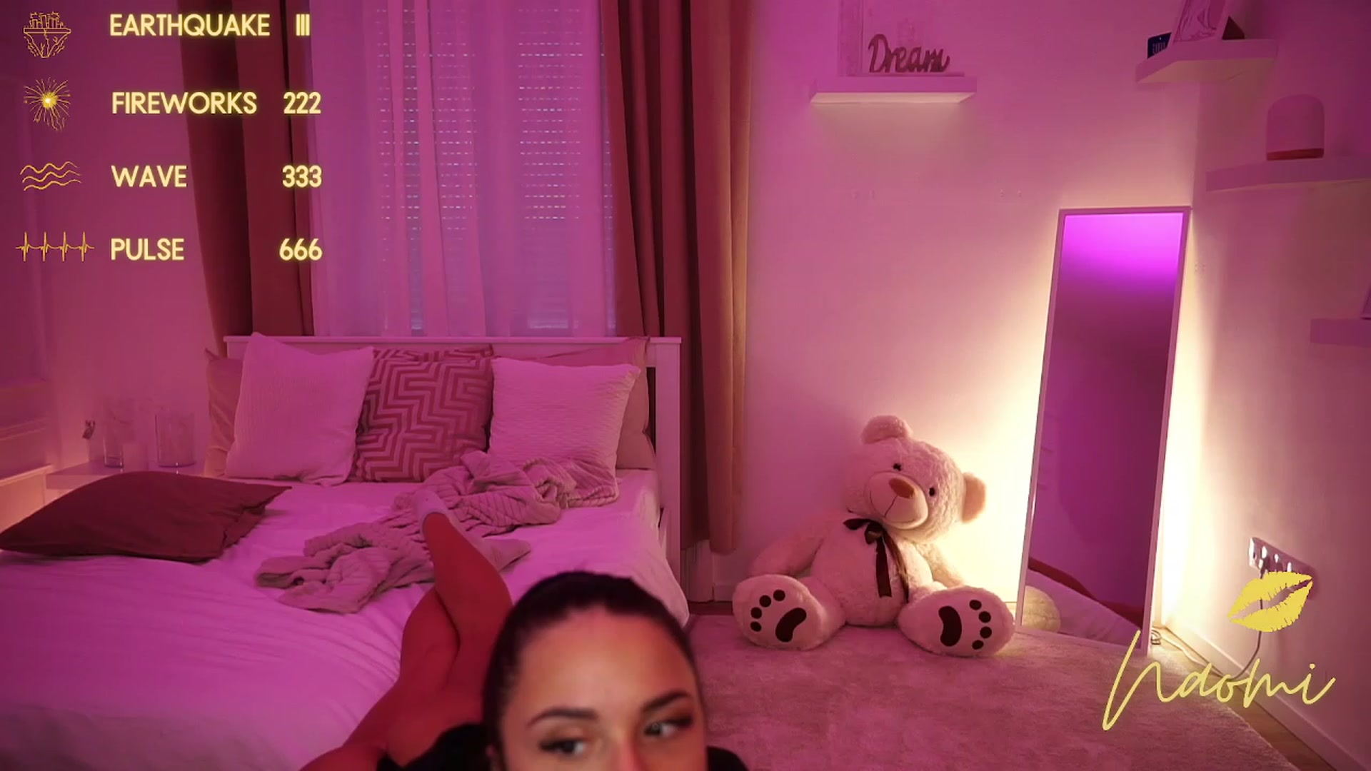 Gallery image thumbnail from cinnabellee's myfreecams stream on, 10/17/2023, 15:32 image 13 of 20