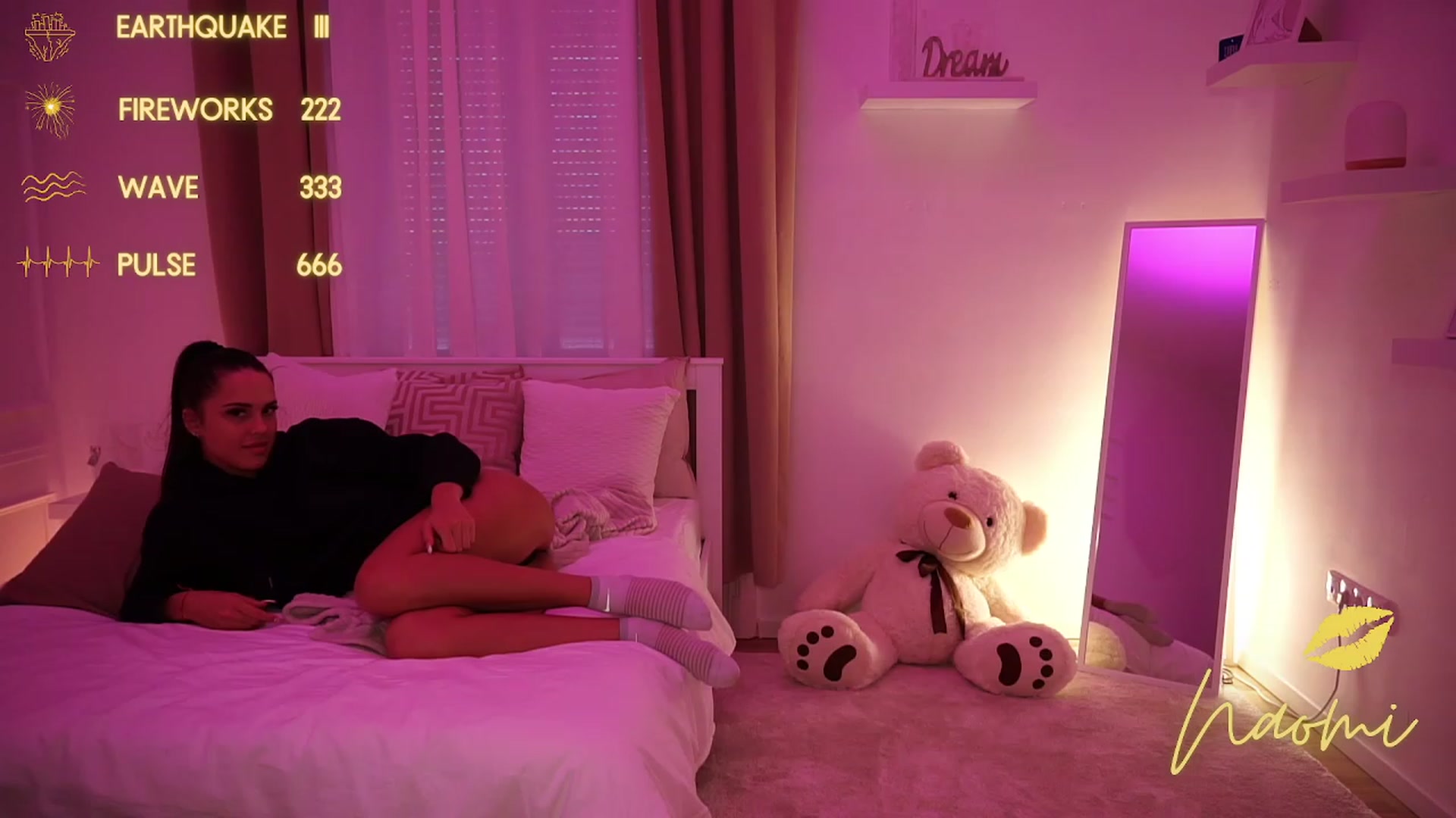 Gallery image thumbnail from cinnabellee's myfreecams stream on, 10/17/2023, 15:32 image 10 of 20