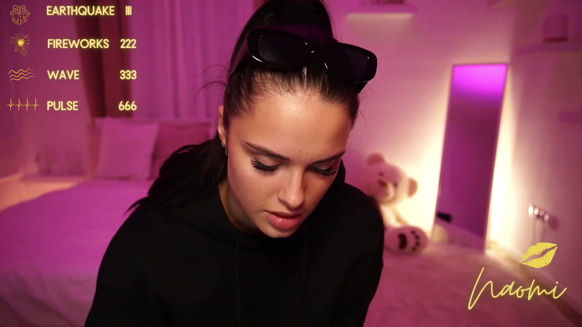 Gallery image thumbnail from cinnabellee's myfreecams stream on, 10/17/2023, 16:16 image 7 of 20