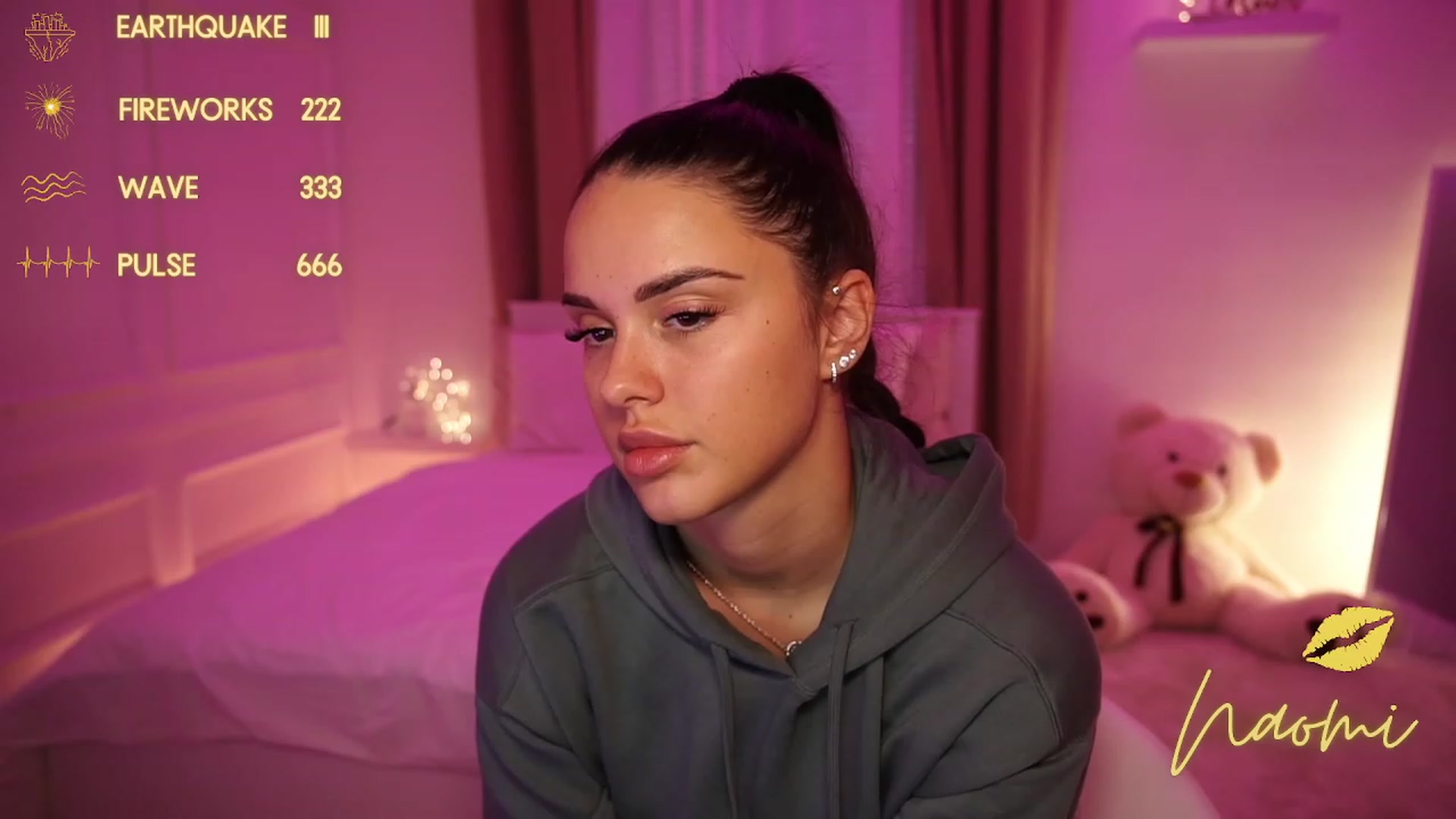 Gallery image thumbnail from cinnabellee's myfreecams stream on, 10/19/2023, 08:02 image 19 of 20