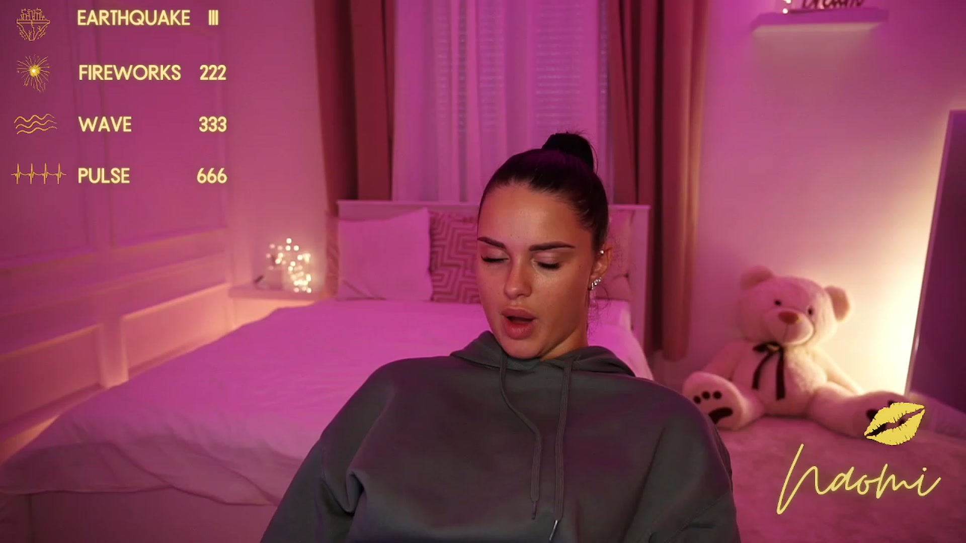 Gallery image thumbnail from cinnabellee's myfreecams stream on, 10/19/2023, 08:02 image 15 of 20
