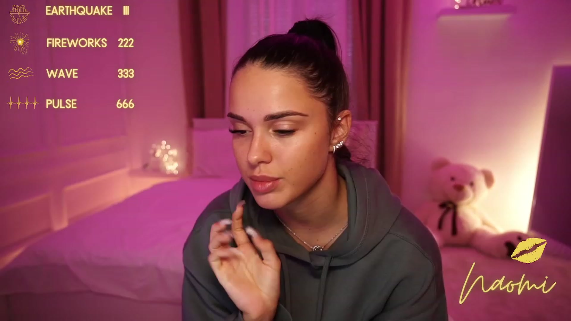 Gallery image thumbnail from cinnabellee's myfreecams stream on, 10/19/2023, 08:25 image 8 of 20
