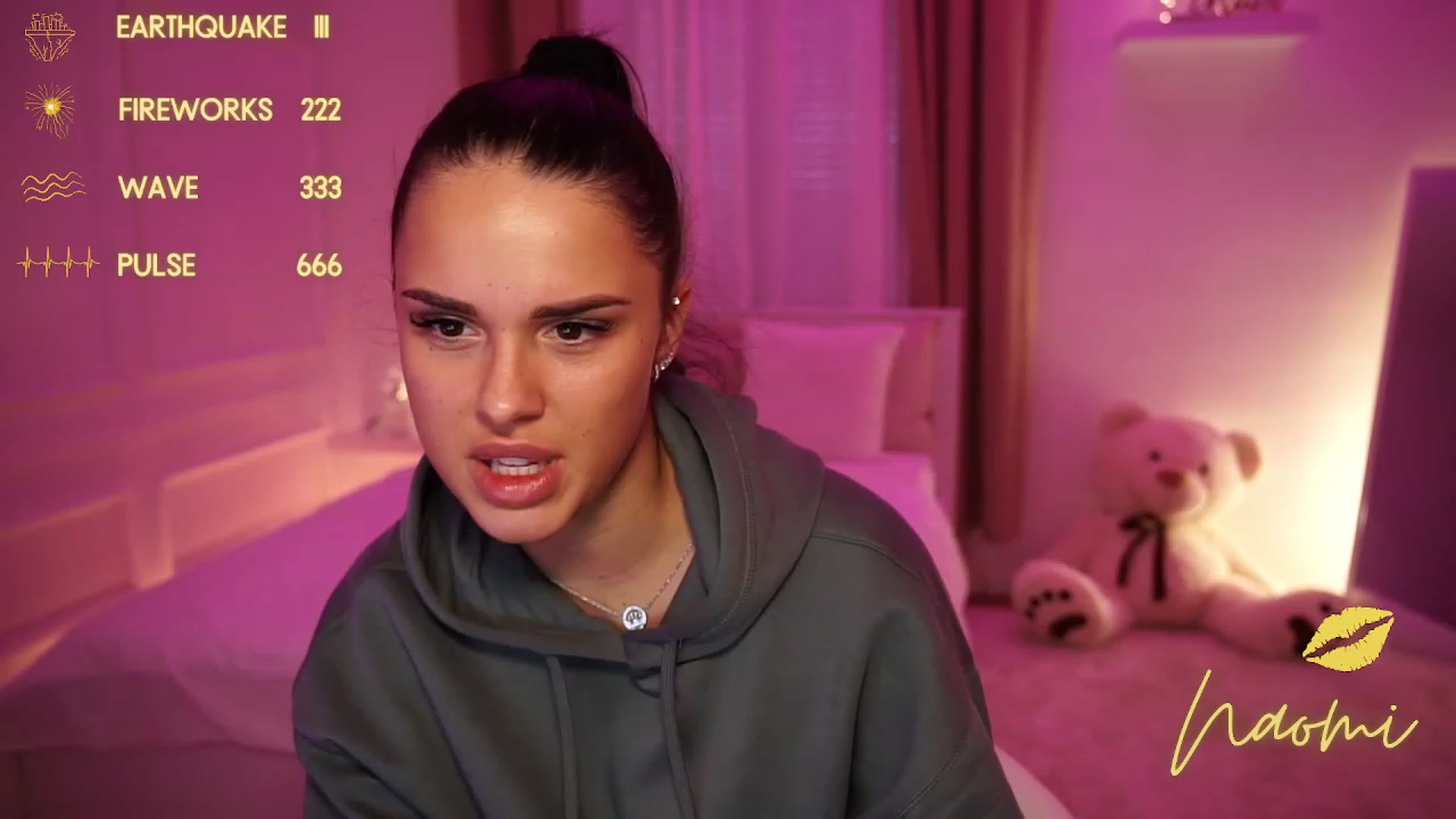 Gallery image thumbnail from cinnabellee's myfreecams stream on, 10/19/2023, 08:25 image 7 of 20