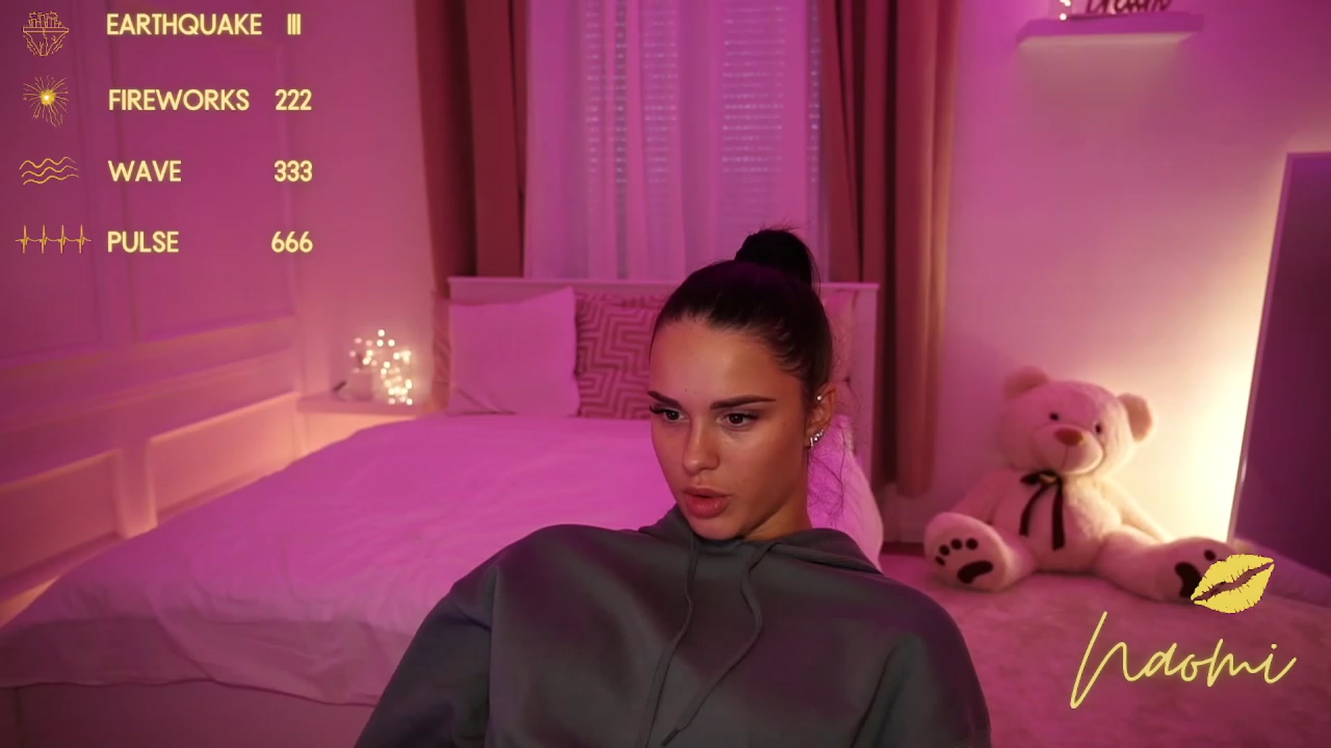 Gallery image thumbnail from cinnabellee's myfreecams stream on, 10/19/2023, 08:25 image 1 of 20
