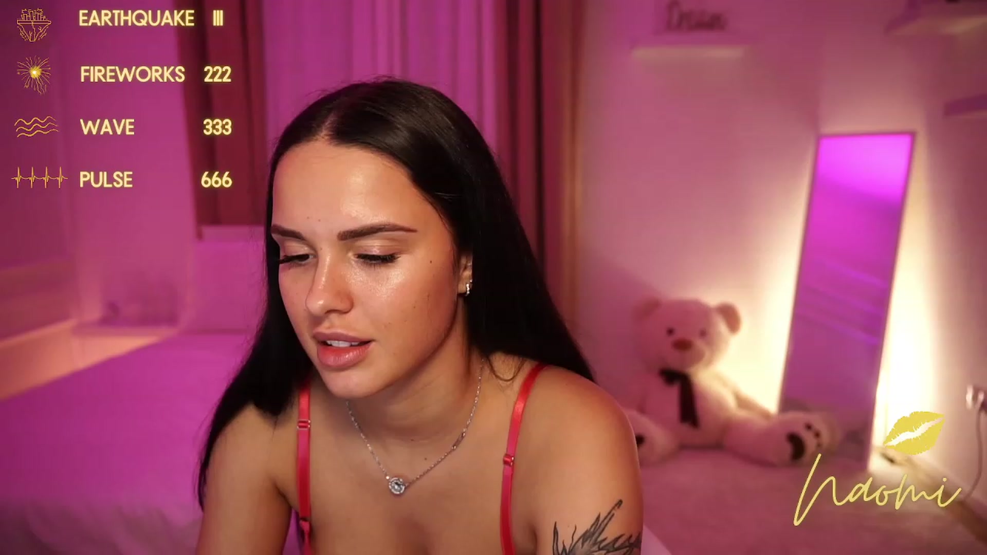 Gallery image thumbnail from cinnabellee's myfreecams stream on, 11/19/2023, 24:15 image 15 of 20