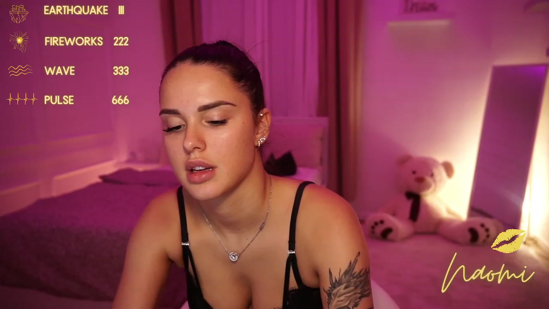 Gallery image thumbnail from cinnabellee's myfreecams stream on, 11/22/2023, 19:45 image 10 of 20