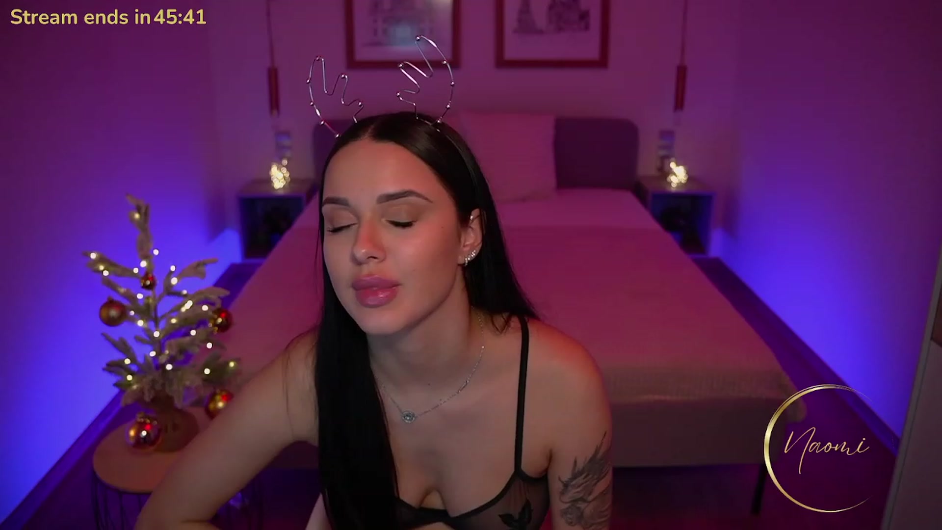 Gallery image thumbnail from cinnabellee's myfreecams stream on, 12/18/2023, 23:43 image 7 of 20