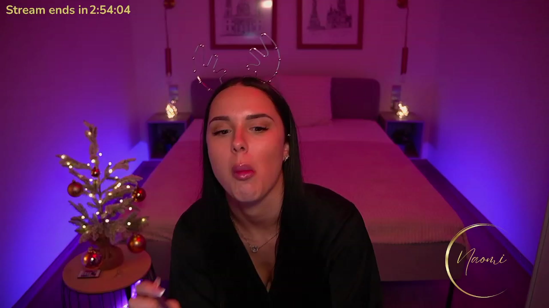 Gallery image thumbnail from cinnabellee's myfreecams stream on, 12/19/2023, 20:55 image 1 of 20