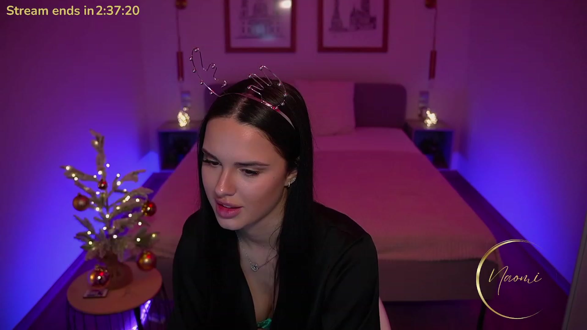 Gallery image thumbnail from cinnabellee's myfreecams stream on, 12/19/2023, 20:55 image 5 of 20