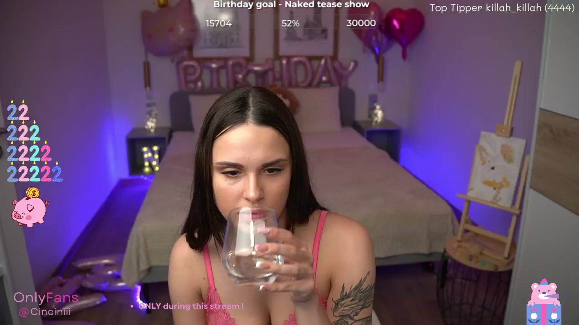 Gallery image thumbnail from cinnabellee's myfreecams stream on, 04/28/2024, 21:38 image 3 of 20