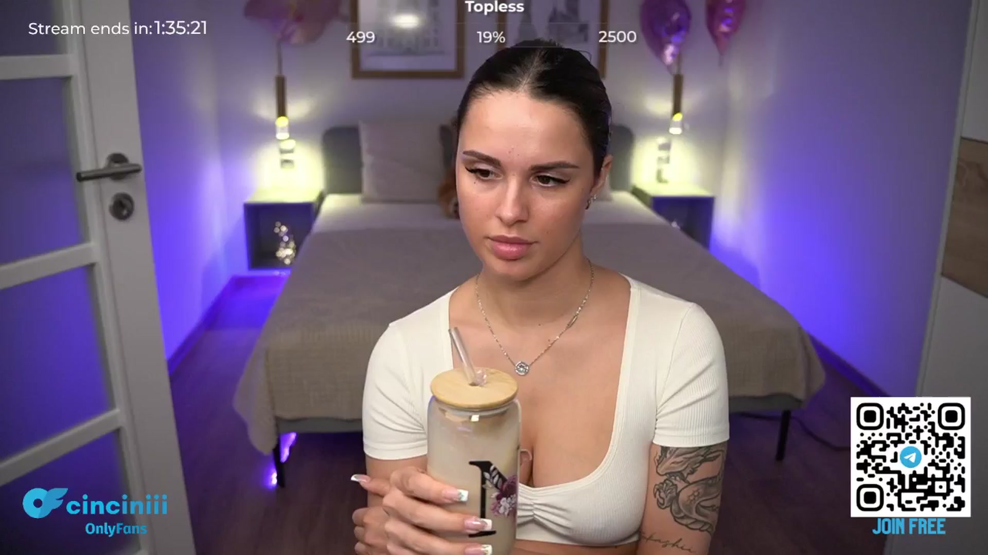 Gallery image thumbnail from cinnabellee's myfreecams stream on, 05/22/2024, 21:25 image 9 of 20