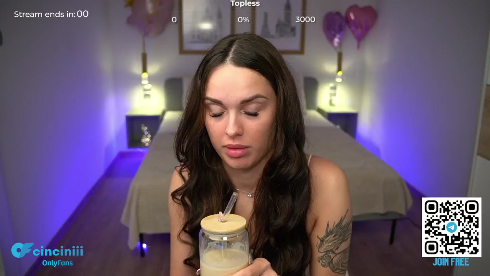 Gallery image thumbnail from cinnabellee's myfreecams stream on, 05/26/2024, 19:25 image 1 of 20
