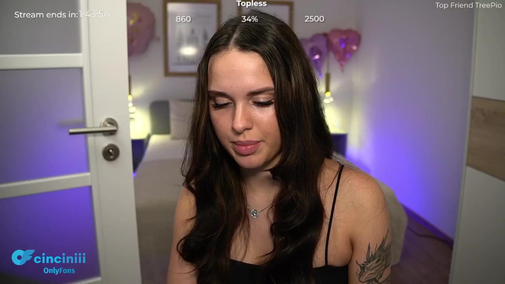 Gallery image thumbnail from cinnabellee's myfreecams stream on, 06/18/2024, 19:22 image 8 of 20