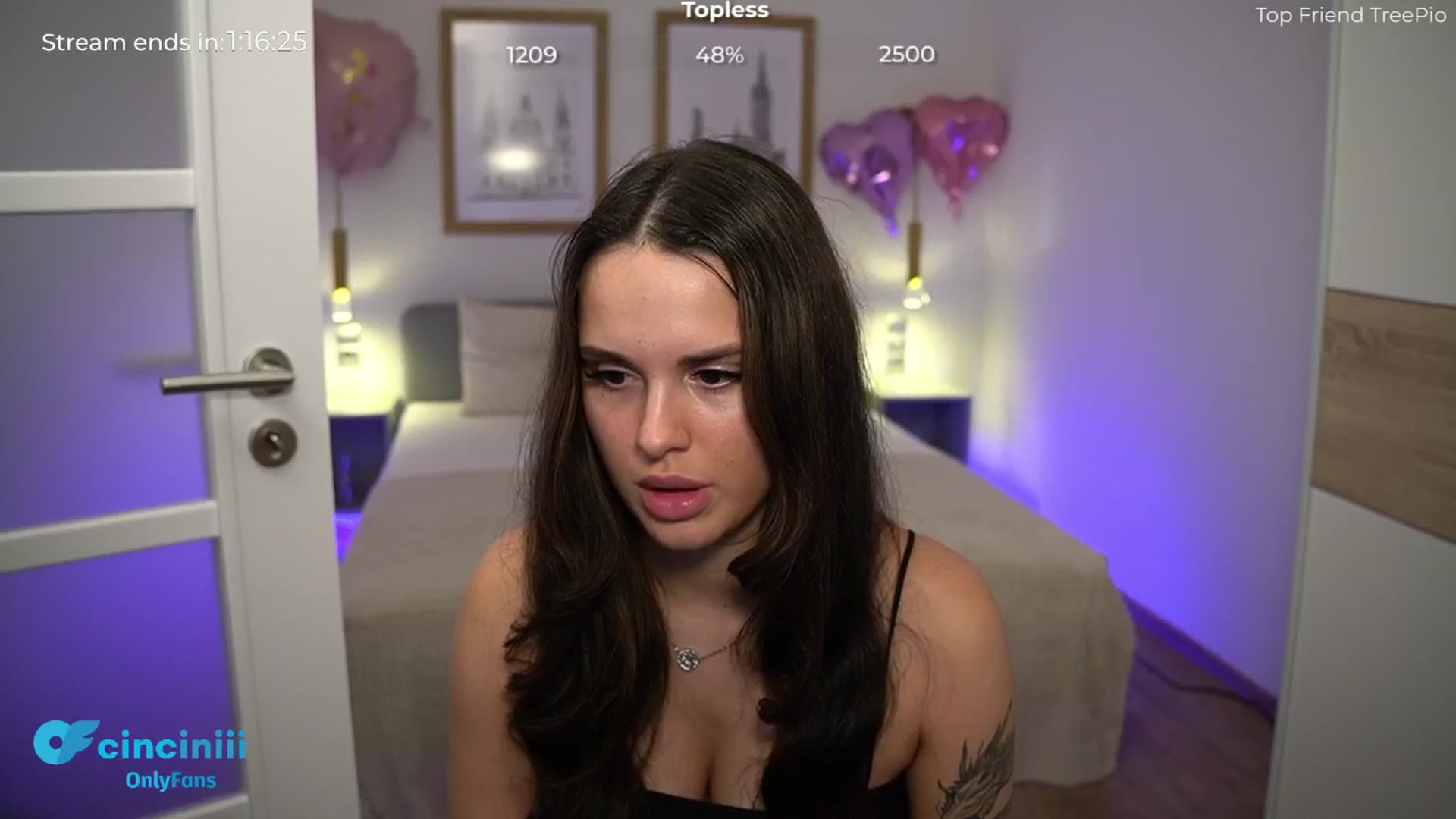 Gallery image thumbnail from cinnabellee's myfreecams stream on, 06/18/2024, 20:29 image 6 of 20