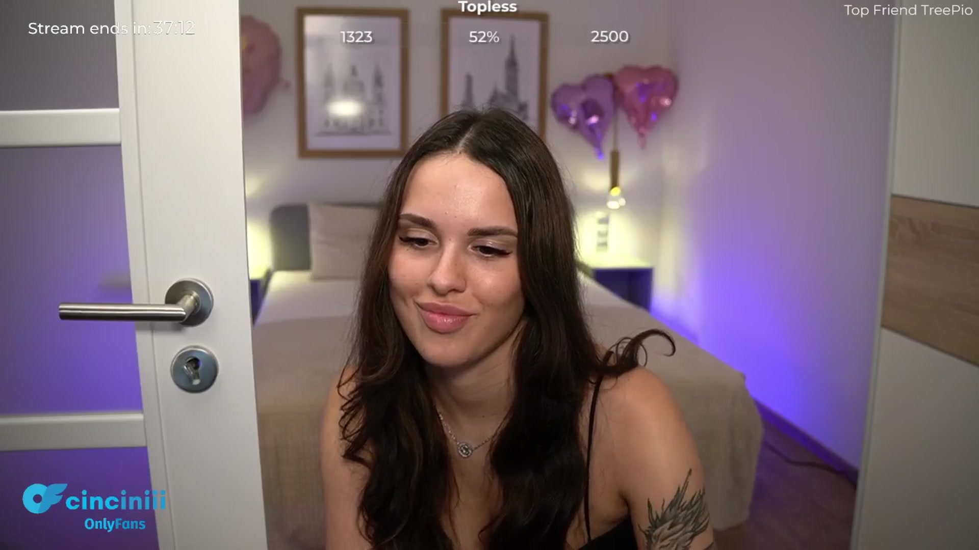 Gallery image thumbnail from cinnabellee's myfreecams stream on, 06/18/2024, 20:29 image 19 of 20