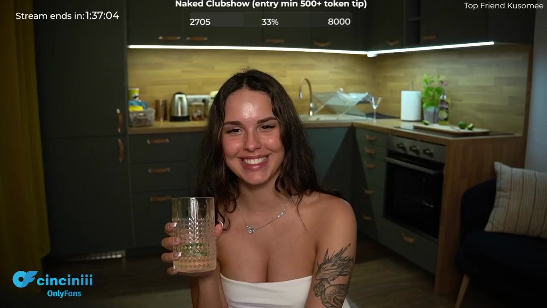 Gallery image thumbnail from cinnabellee's myfreecams stream on, 06/23/2024, 20:11 image 11 of 20