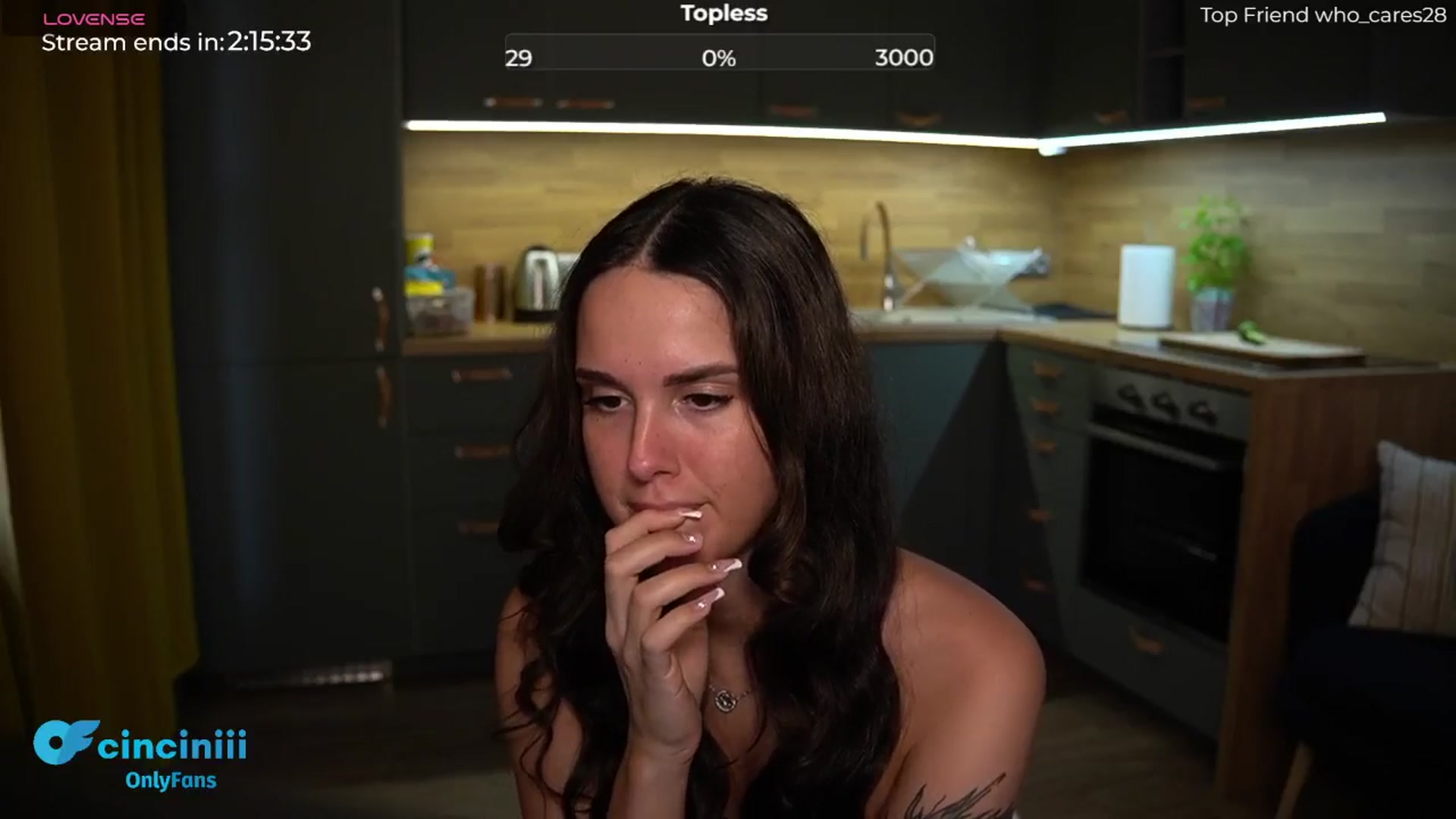 Gallery image thumbnail from cinnabellee's myfreecams stream on, 06/25/2024, 19:12 image 7 of 20