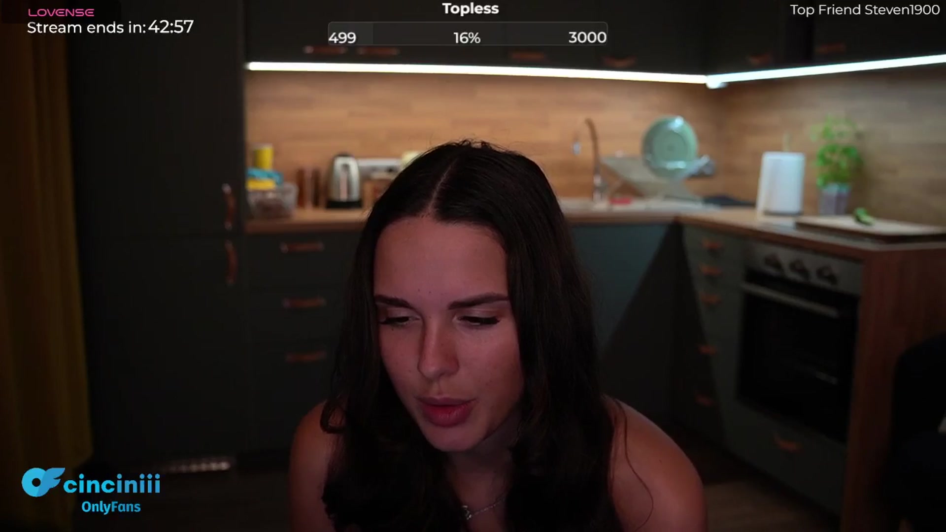Gallery image thumbnail from cinnabellee's myfreecams stream on, 06/25/2024, 20:33 image 14 of 20