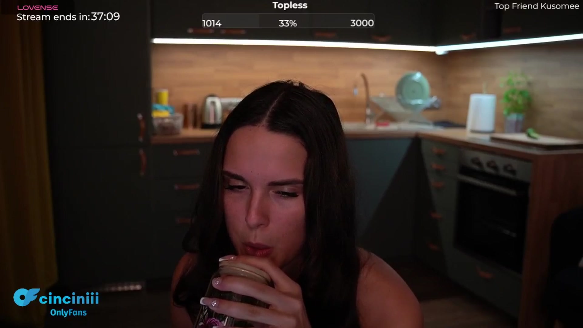 Gallery image thumbnail from cinnabellee's myfreecams stream on, 06/25/2024, 20:33 image 16 of 20