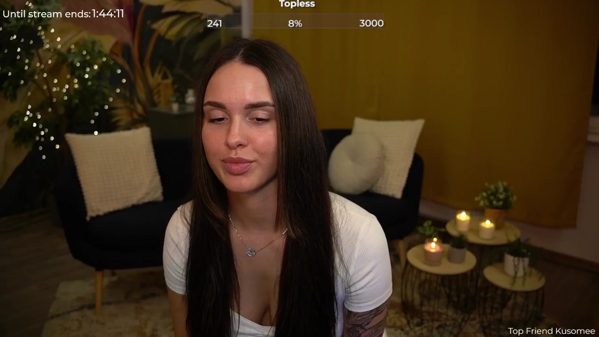 Gallery image thumbnail from cinnabellee's myfreecams stream on, 08/04/2024, 19:37 image 15 of 20