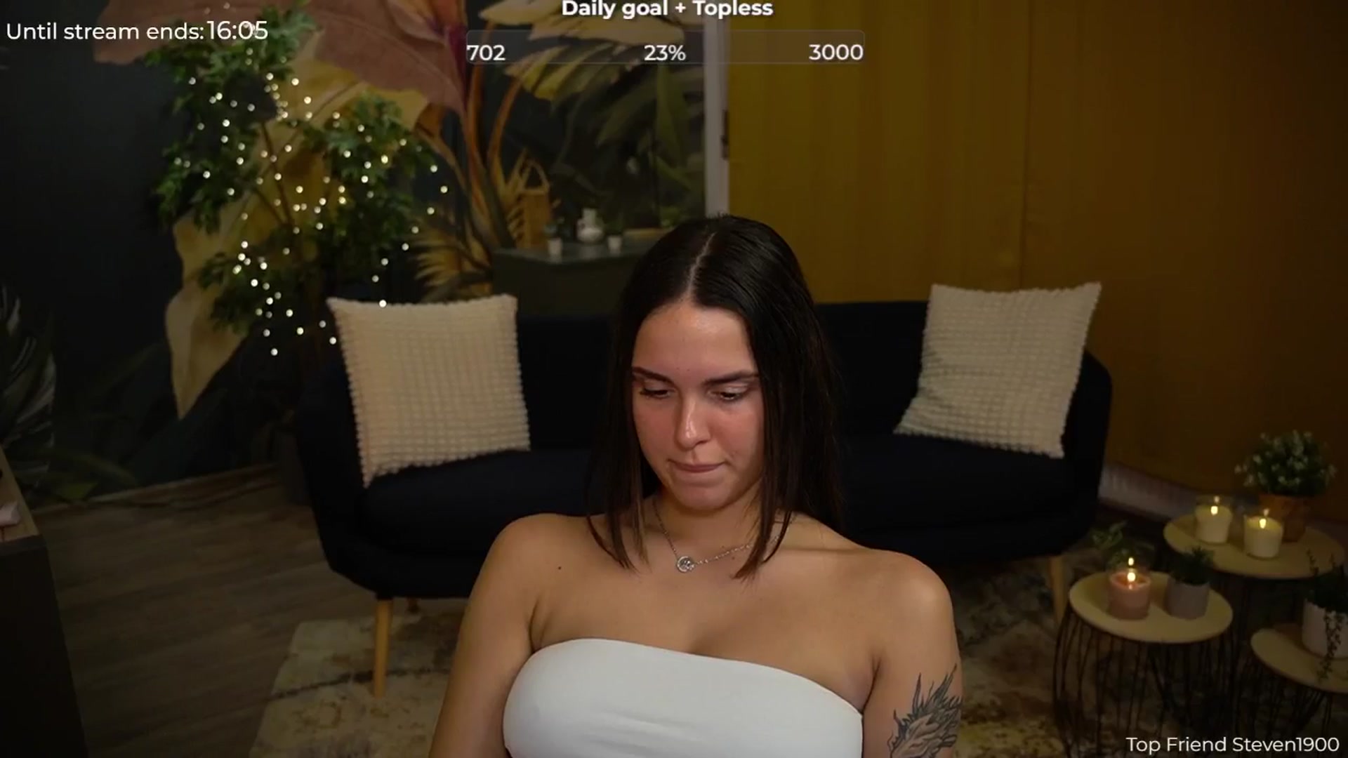 Gallery image thumbnail from cinnabellee's myfreecams stream on, 08/06/2024, 20:59 image 16 of 20