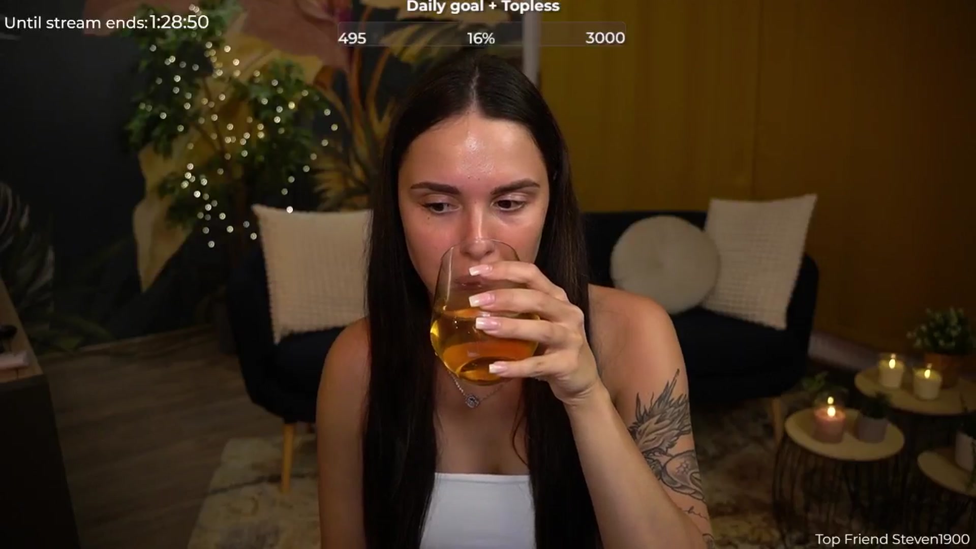 Gallery image thumbnail from cinnabellee's myfreecams stream on, 08/06/2024, 20:59 image 4 of 20