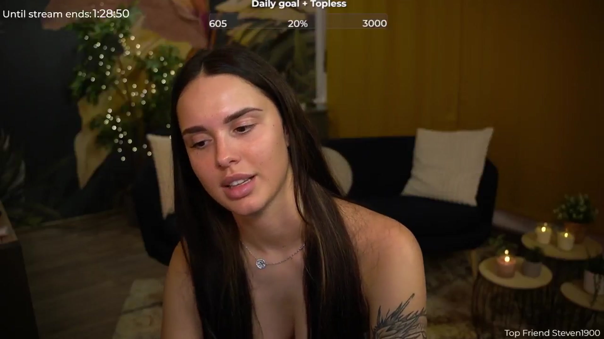 Gallery image thumbnail from cinnabellee's myfreecams stream on, 08/06/2024, 20:59 image 10 of 20