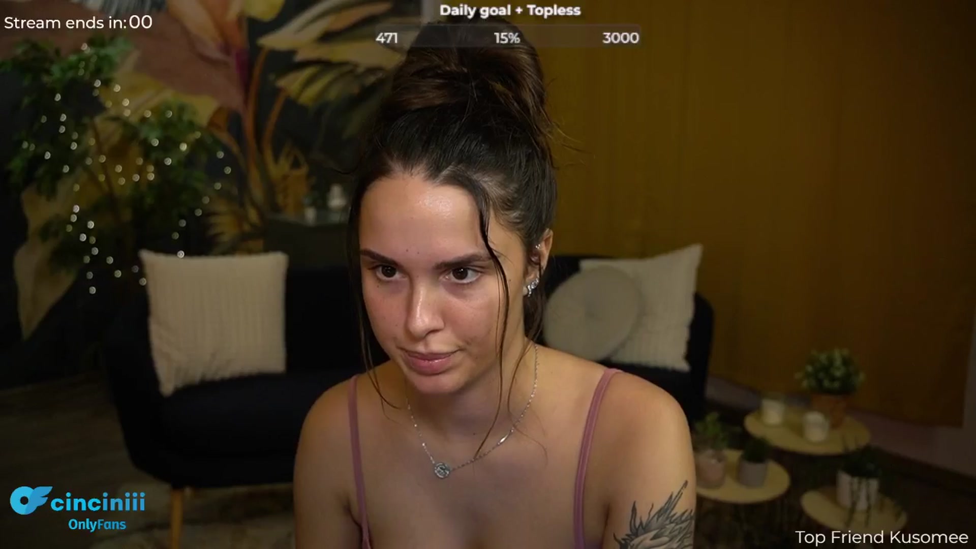Gallery image thumbnail from cinnabellee's myfreecams stream on, 08/12/2024, 19:48 image 12 of 20