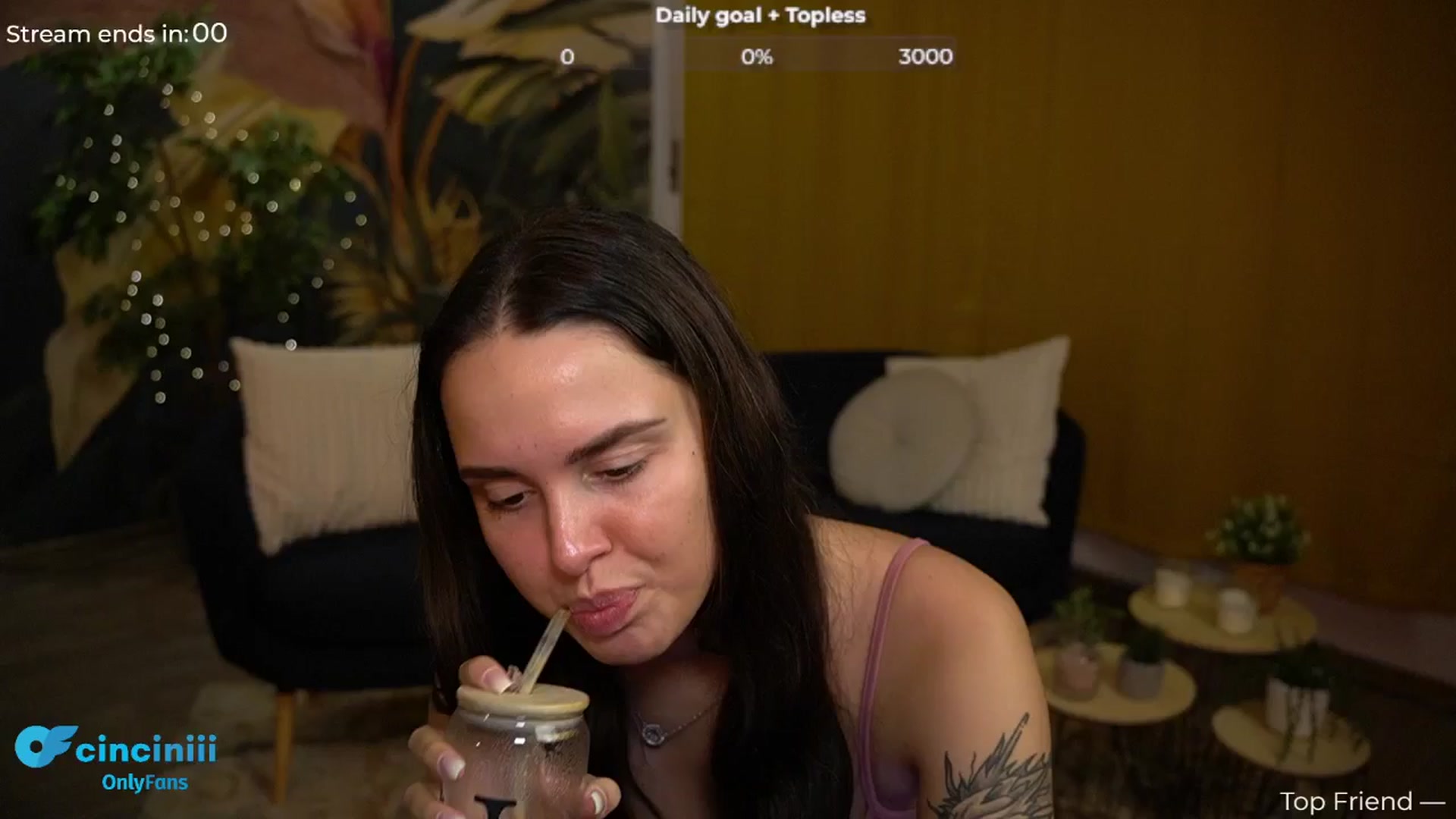 Gallery image thumbnail from cinnabellee's myfreecams stream on, 08/12/2024, 19:48 image 1 of 20