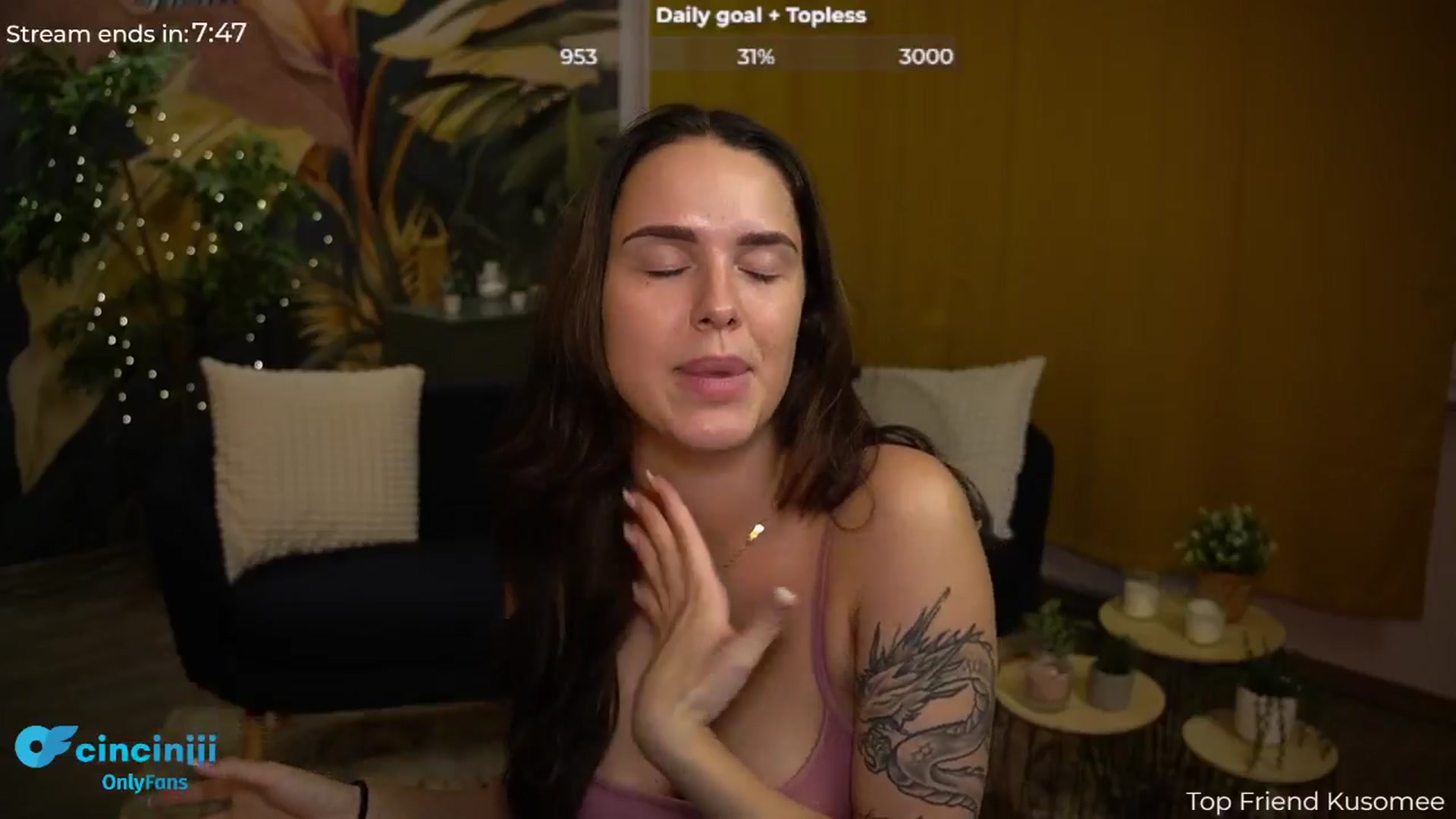Gallery image thumbnail from cinnabellee's myfreecams stream on, 08/12/2024, 20:58 image 12 of 20