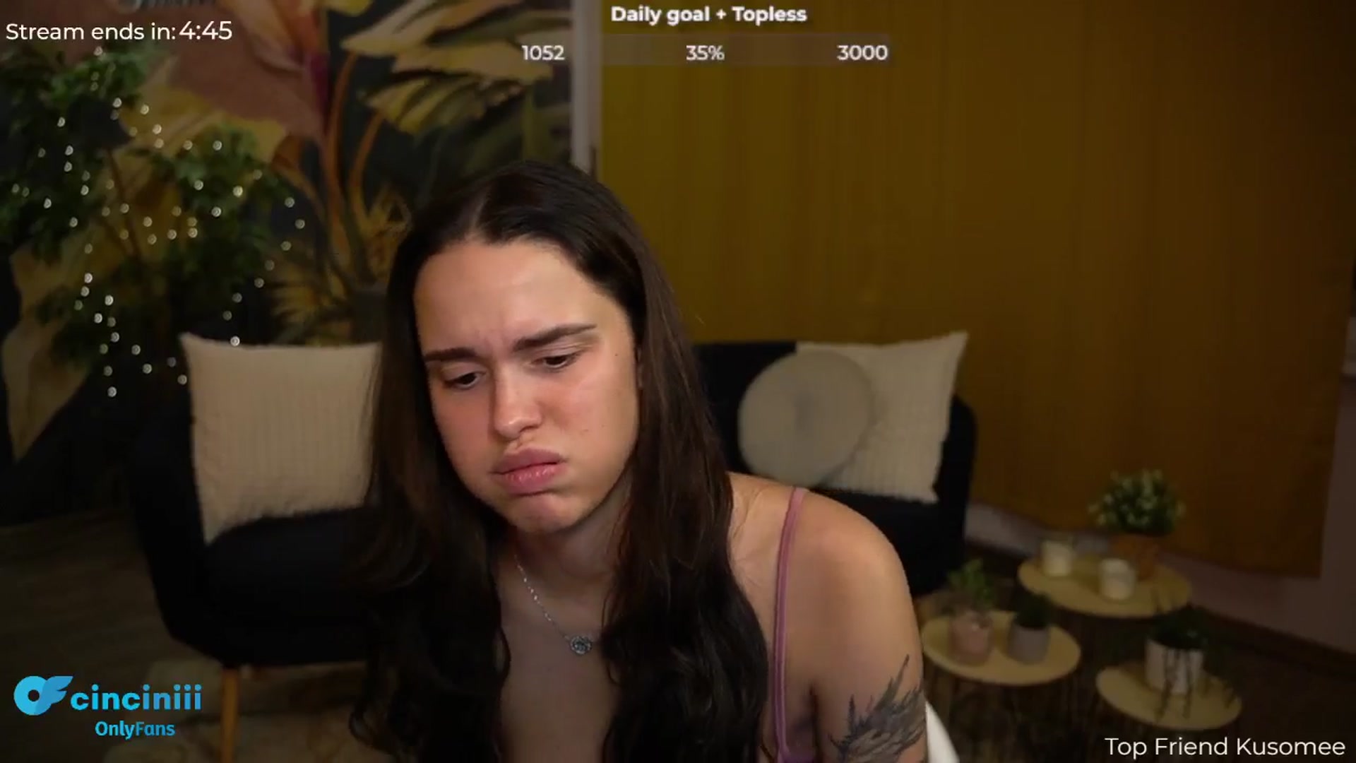 Gallery image thumbnail from cinnabellee's myfreecams stream on, 08/12/2024, 20:58 image 14 of 20