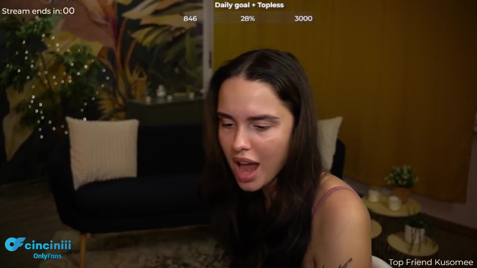 Gallery image thumbnail from cinnabellee's myfreecams stream on, 08/12/2024, 20:58 image 9 of 20