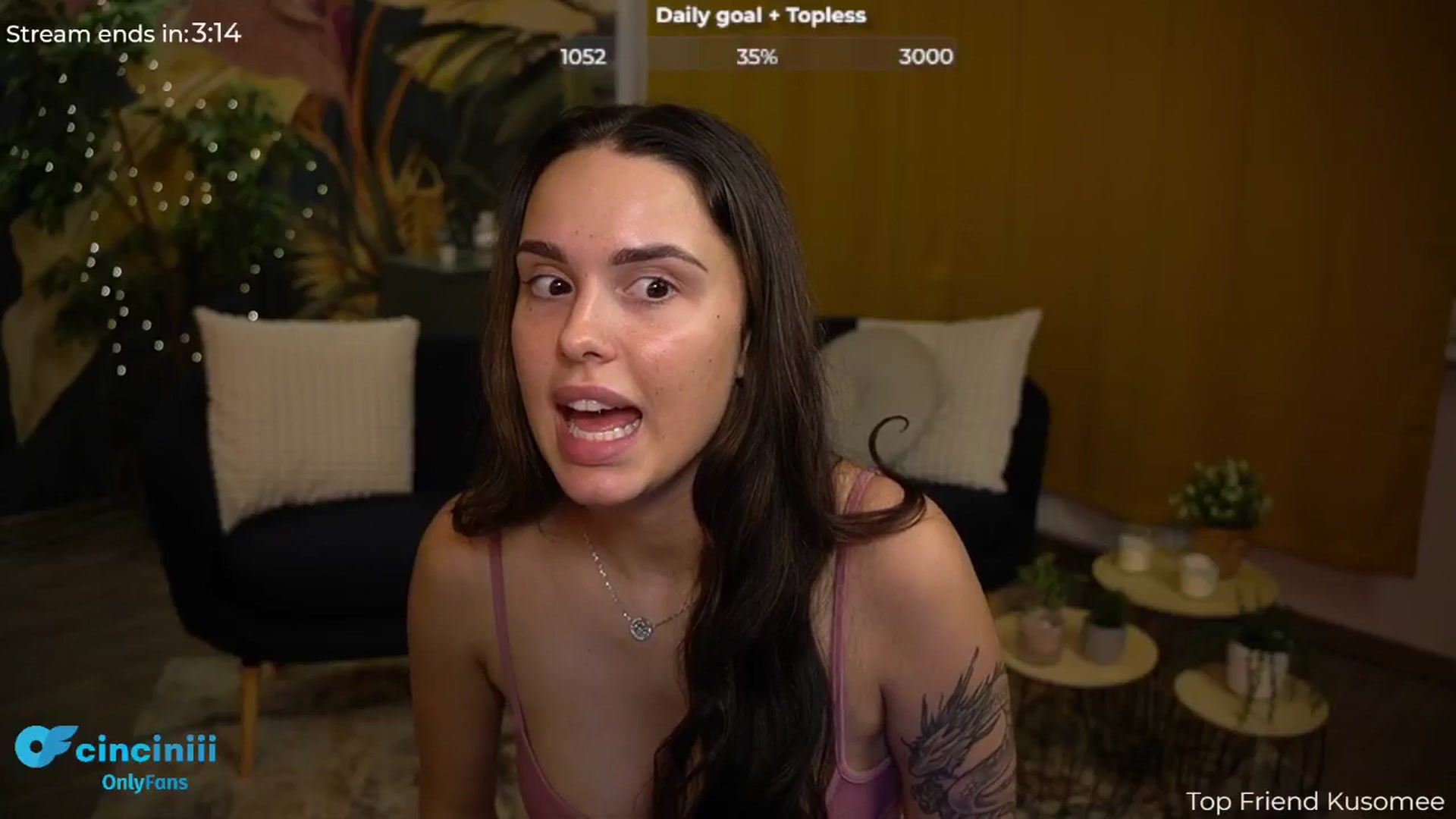 Gallery image thumbnail from cinnabellee's myfreecams stream on, 08/12/2024, 20:58 image 15 of 20