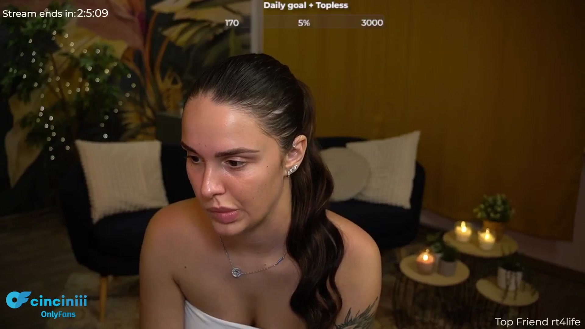 Gallery image thumbnail from cinnabellee's myfreecams stream on, 08/13/2024, 19:28 image 17 of 20