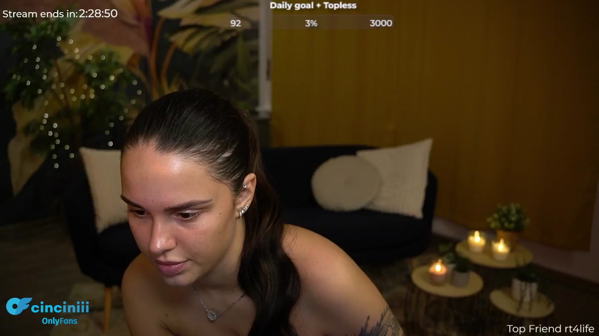 Gallery image thumbnail from cinnabellee's myfreecams stream on, 08/13/2024, 19:28 image 10 of 20