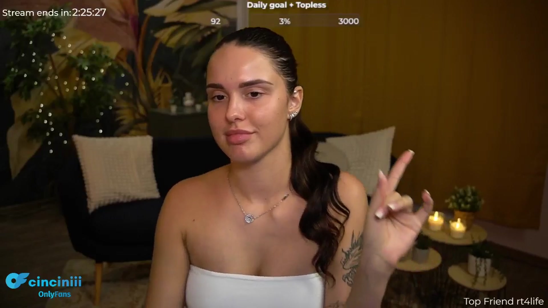 Gallery image thumbnail from cinnabellee's myfreecams stream on, 08/13/2024, 19:28 image 11 of 20