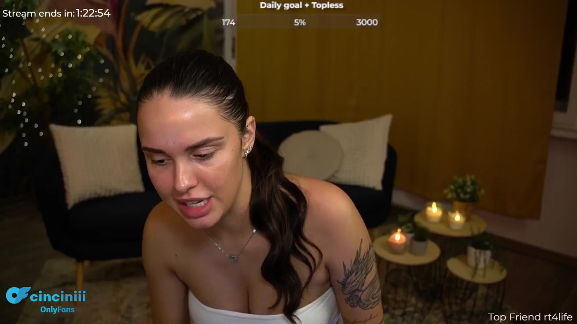 Gallery image thumbnail from cinnabellee's myfreecams stream on, 08/13/2024, 20:30 image 10 of 20