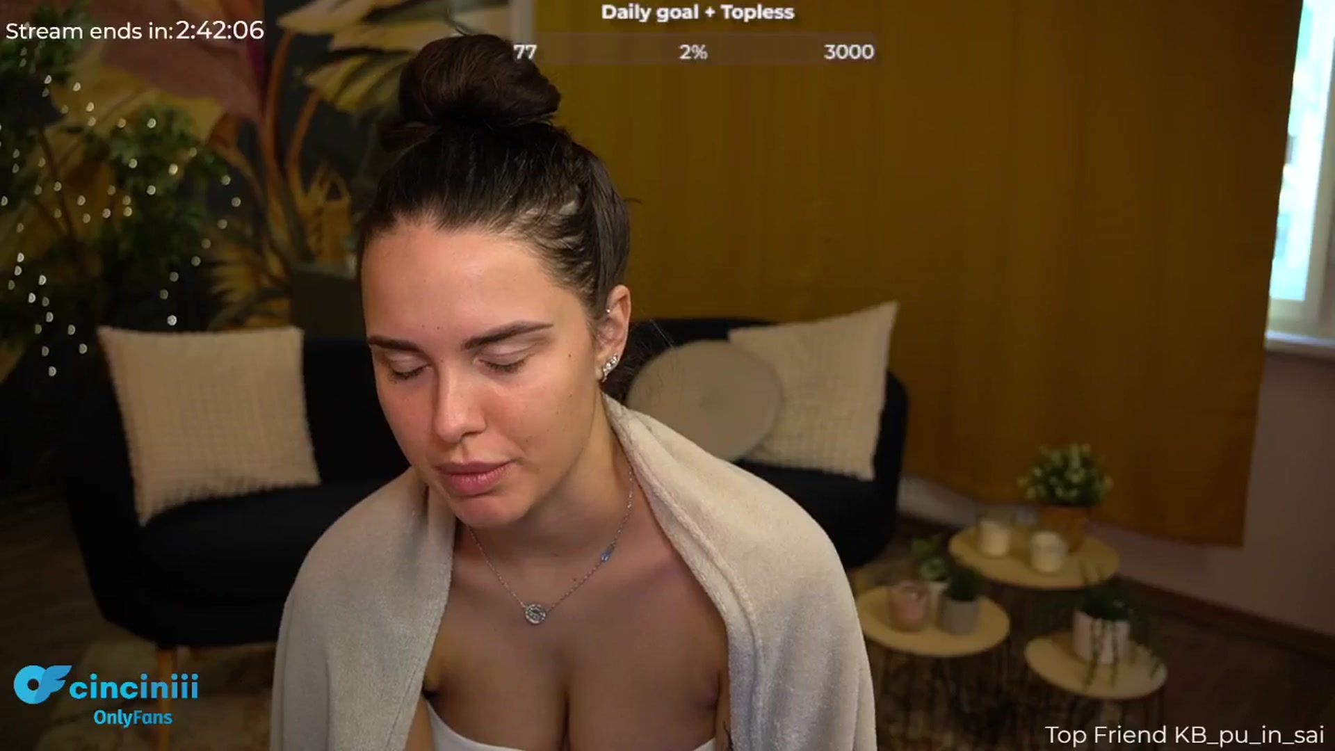Gallery image thumbnail from cinnabellee's myfreecams stream on, 08/14/2024, 04:49 image 14 of 20
