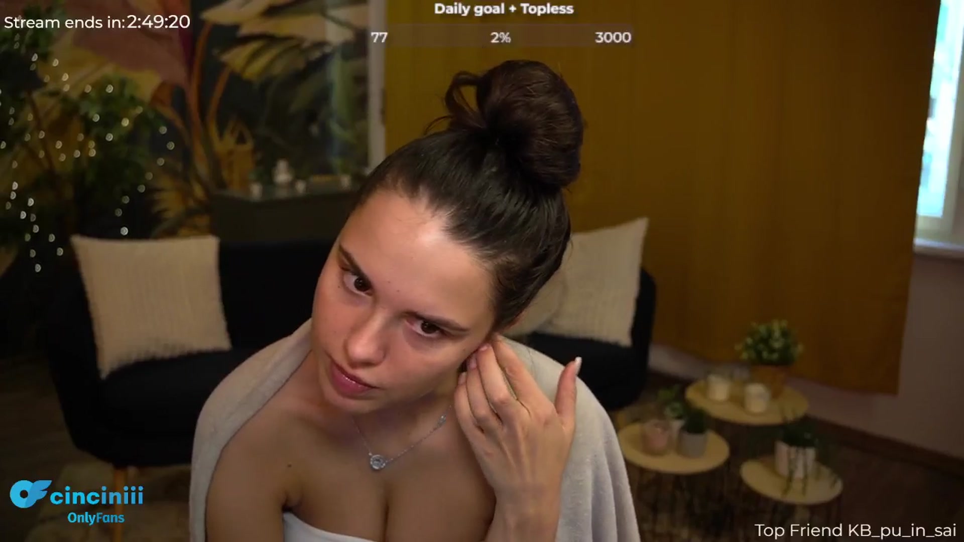 Gallery image thumbnail from cinnabellee's myfreecams stream on, 08/14/2024, 04:49 image 7 of 20