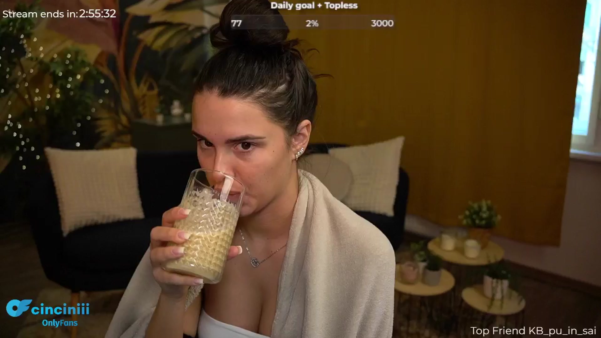 Gallery image thumbnail from cinnabellee's myfreecams stream on, 08/14/2024, 04:49 image 1 of 20
