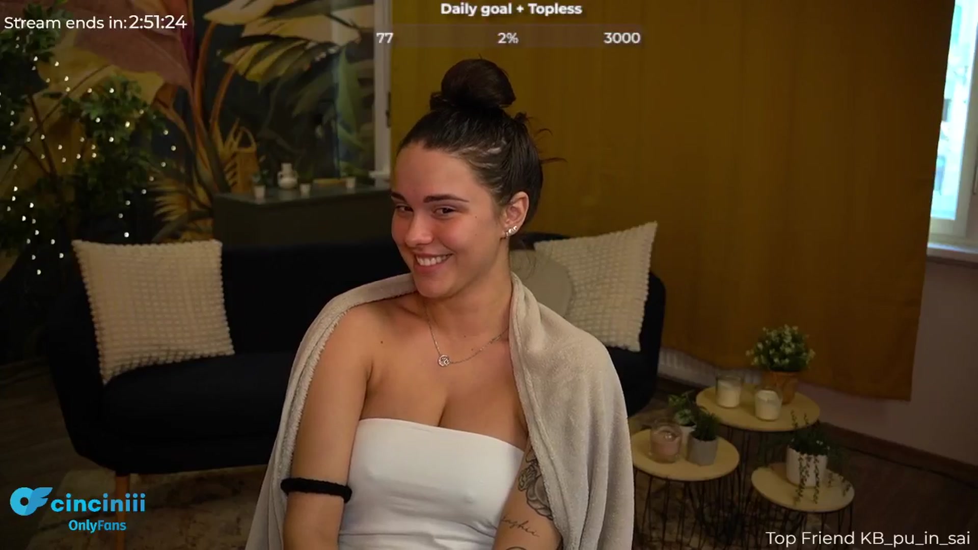 Gallery image thumbnail from cinnabellee's myfreecams stream on, 08/14/2024, 04:49 image 5 of 20