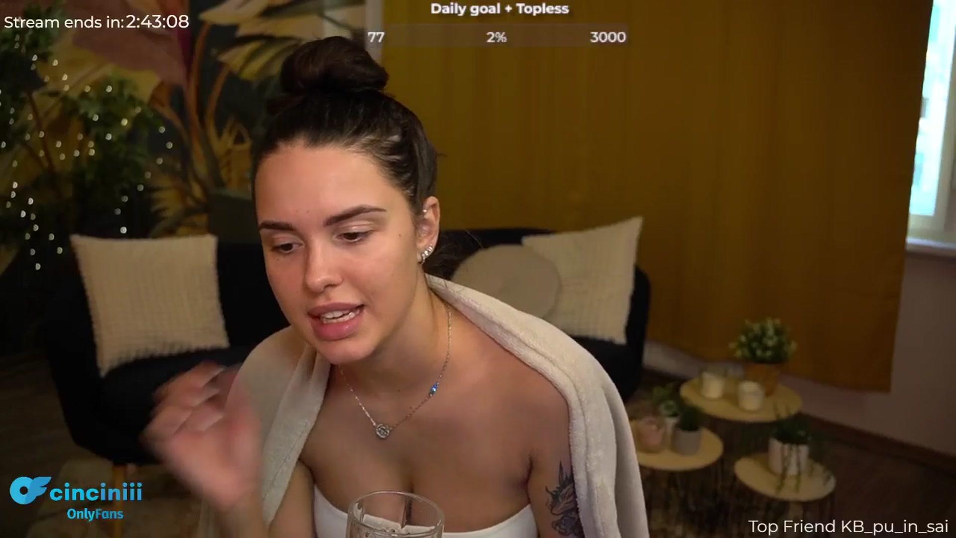 Gallery image thumbnail from cinnabellee's myfreecams stream on, 08/14/2024, 04:49 image 13 of 20