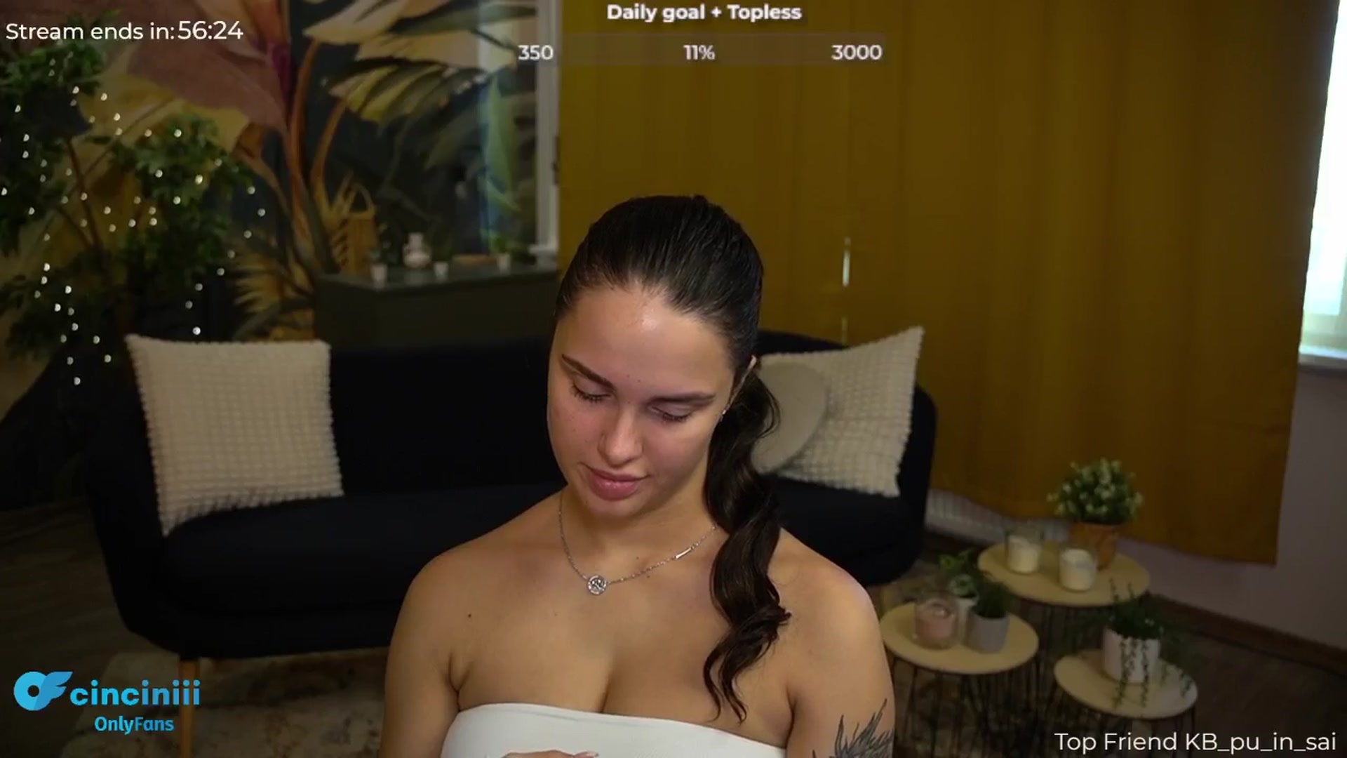 Gallery image thumbnail from cinnabellee's myfreecams stream on, 08/14/2024, 06:36 image 18 of 20