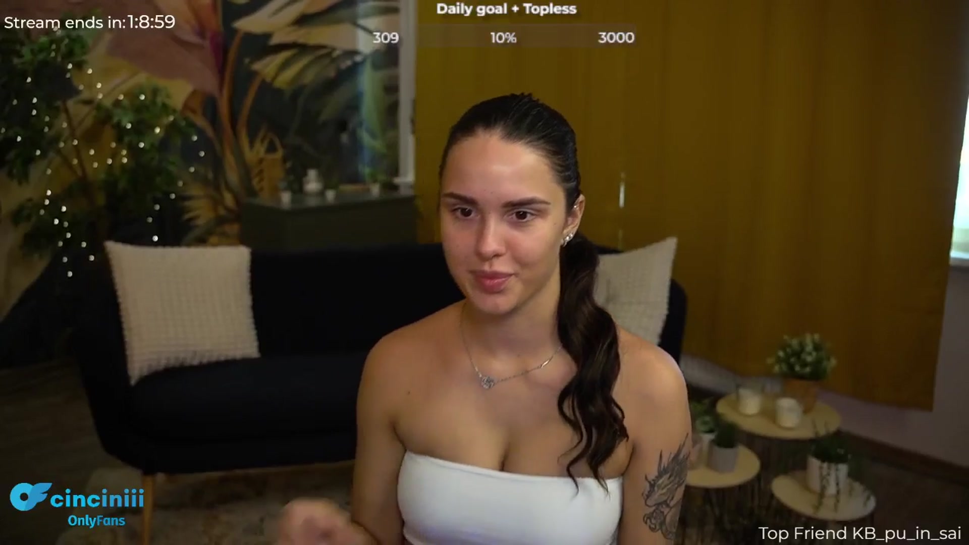 Gallery image thumbnail from cinnabellee's myfreecams stream on, 08/14/2024, 06:36 image 13 of 20