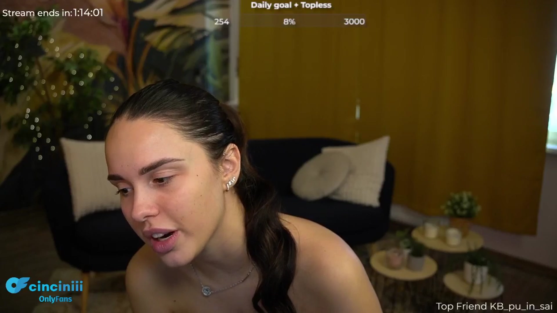 Gallery image thumbnail from cinnabellee's myfreecams stream on, 08/14/2024, 06:36 image 11 of 20