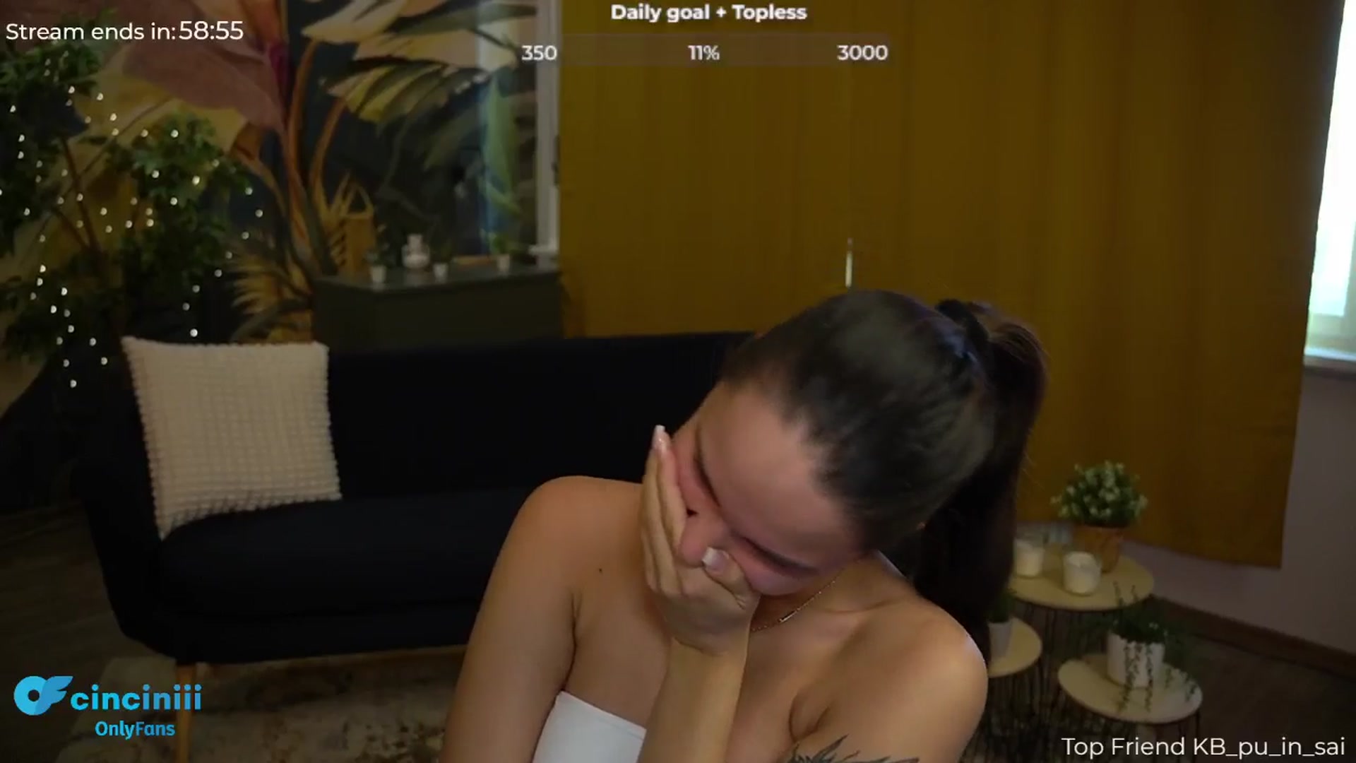 Gallery image thumbnail from cinnabellee's myfreecams stream on, 08/14/2024, 06:36 image 17 of 20