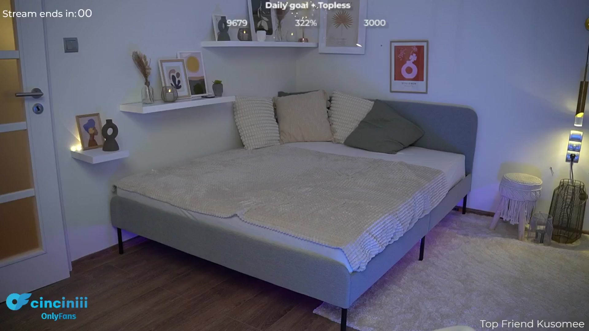 Gallery image thumbnail from cinnabellee's myfreecams stream on, 08/15/2024, 21:41 image 18 of 20