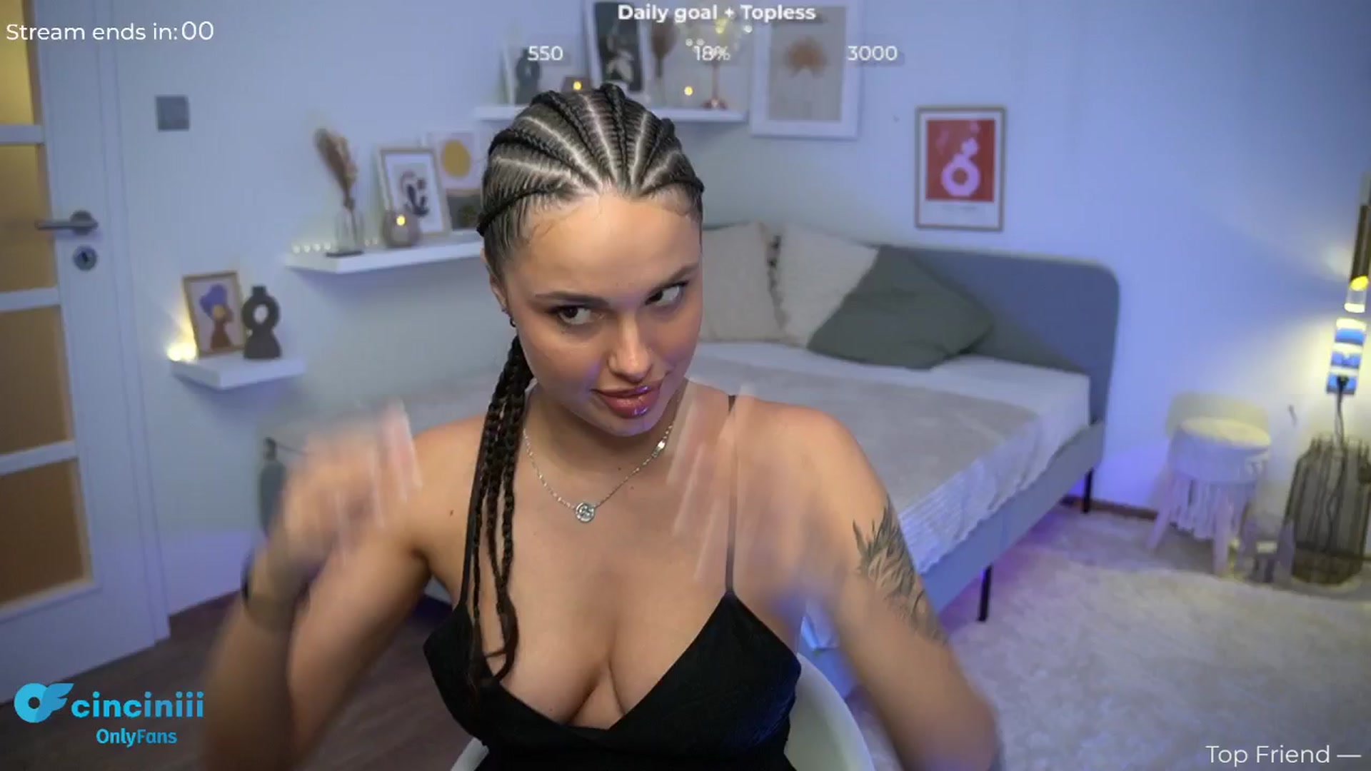 Gallery image thumbnail from cinnabellee's myfreecams stream on, 08/15/2024, 21:41 image 1 of 20
